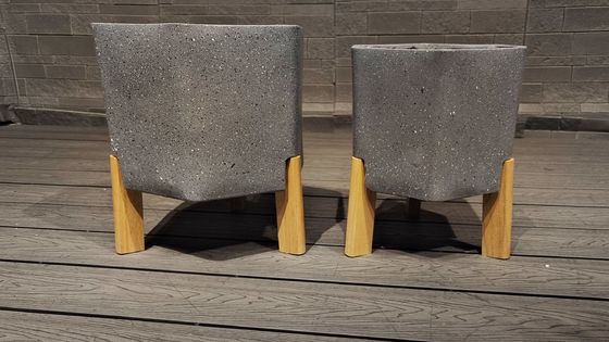comprare Caratterizzante piantatrice in fibra di argilla con gambe per giardini alberghieri all'interno o all'esterno online manufacture