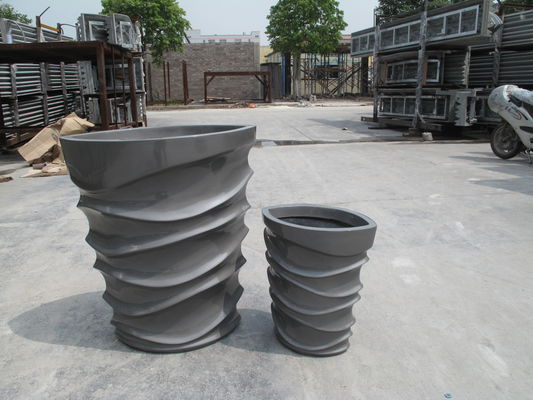 Moderne vasi da fiore in fibra di vetro per la decorazione del giardino domestico all'aperto