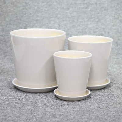 Aggiungi un tocco di eleganza alle tue piante con le nostre bellissime pentole in ceramica disponibili in vari disegni