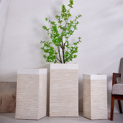 vaso rotondo in fibra di argilla beige neutro con motivo a strisce verticali leggero resistente a bassa manutenzione vaso di fiori decorazione per ufficio centro commerciale hotel villa vacanze progetto di giardinaggio
